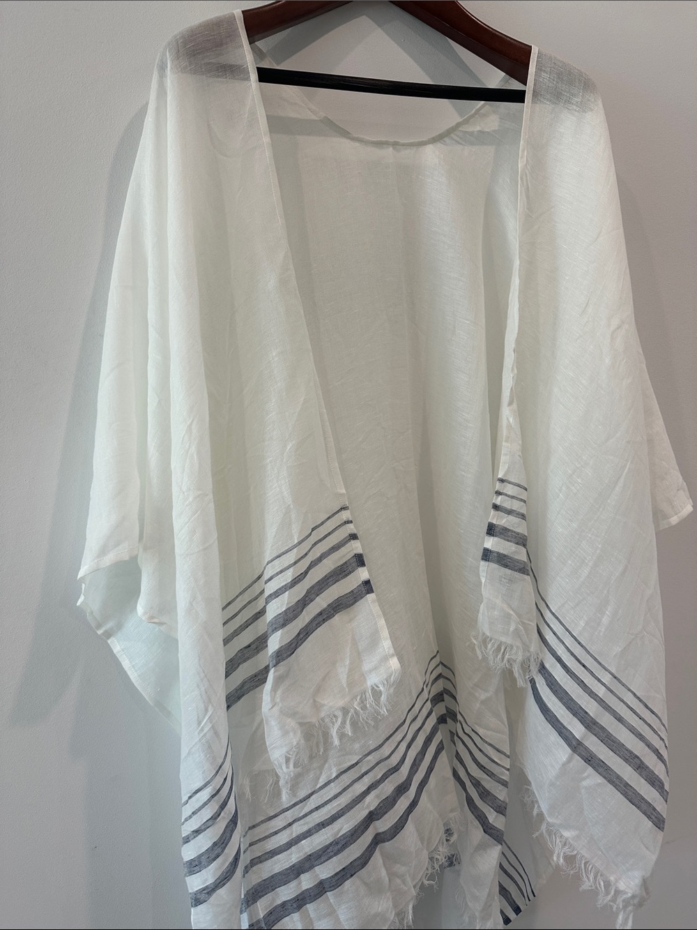 Lightweight White Kimono Wrap with Navy Stripe Detail in Pouch - Picture 2 of 6
